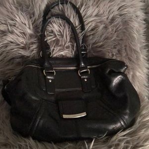 B Makowsky preown black leather purse 2outside pockets3inside